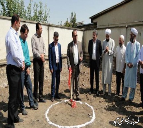 مراسم کلنگ‌زنی افزایش بنای دبستان شهید آرمک چوبین روستای قره‌بلاغ