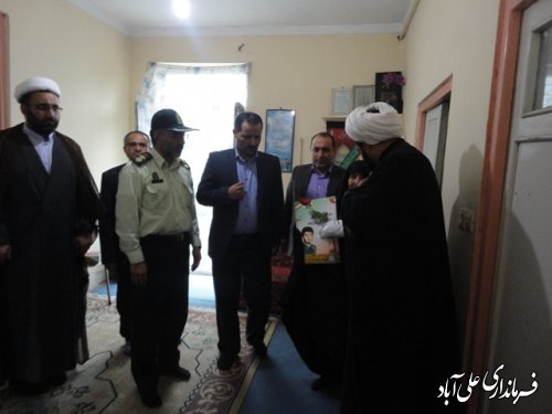 دیدارفرماندار با خانواده های شهید انتظامی به مناسبت هفته نیروی انتظامی