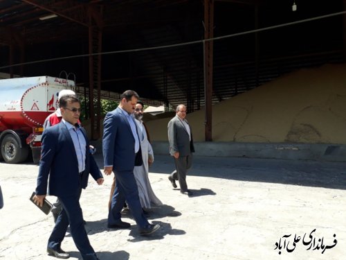 بازدید فرماندار از مراکز خرید گلزا درعلی آباد کتول