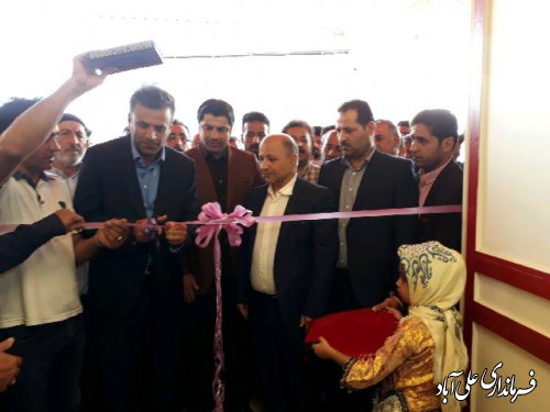 به مناسبت هفته دولت سالن ورزشی شهدای روستای حکیم آباد افتتاح شد