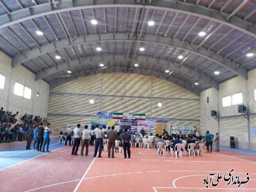 به مناسبت هفته دولت سالن ورزشی شهدای روستای حکیم آباد افتتاح شد