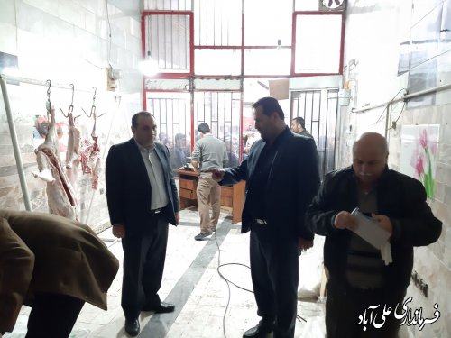 توزیع ۵۰۰ کیلو گوشت گرم گوسفندی تنظیم بازار برای اولین بار در شهر فاضل آباد