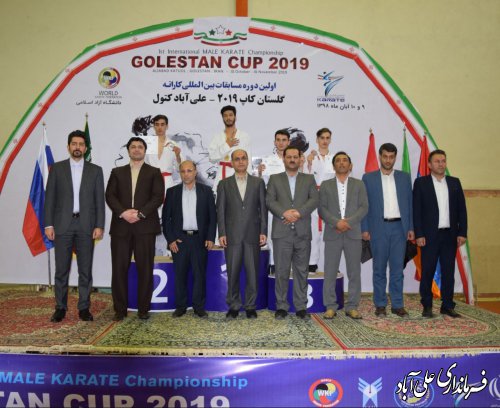 اهداء مدال ها در اختتامیه نخستین دوره مسابقات بین المللی کاراته گلستان در شهرستان علی آبادکتول