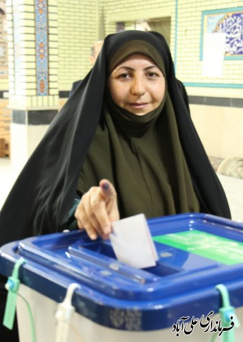حضور مردم در انتخابات ابهت ملت ایران در چشم دیگر ملت‌هاست.