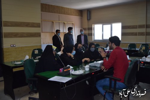  بازدید فرماندار علی آبادکتول از روند آموزش کاربران رایانه شعب اخذ رای 