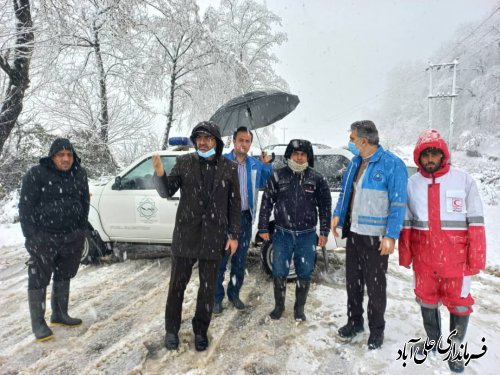 شهروندان از تردد های غیر ضروری در محورهای برفگیر دهنه محمد آباد و زرین گل پرهیز کنند 