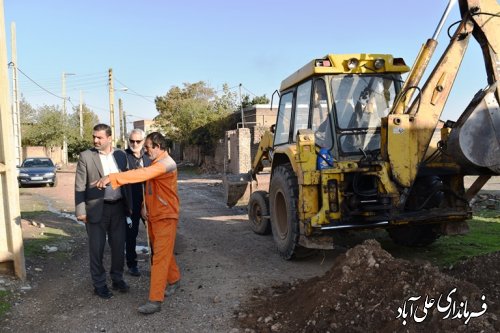 فرماندار علی آبادکتول با حضور در روستای امیرآباد سرخ محله جنوبی  به صورت میدانی از روند عملیات بهسازی معابر روستای مذکور  بازدید کرد