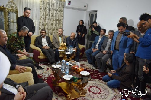 دیدار وزیر جهادکشاورزی با همراهی فرماندار علی آبادکتول از خانواده شهید جهادگر در روستای کردآباد
