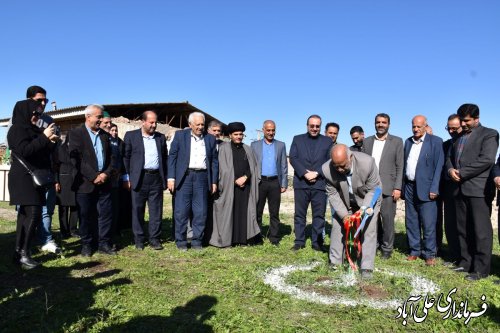 آئین کلنگ زنی مدرسه سه کلاسه تمام خیری باس آباد بخش کمالان 