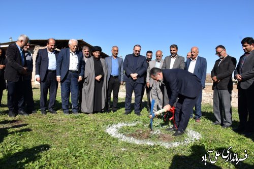 آئین کلنگ زنی مدرسه سه کلاسه تمام خیری باس آباد بخش کمالان 