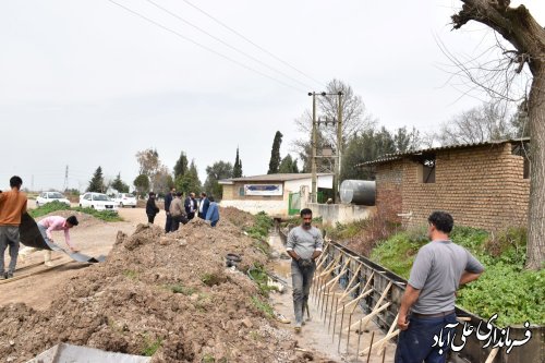 بازدید فرماندار علی آبادکتول از روند اجرای پروژه احداث کانال بتنی امامزاده ساورکلاته