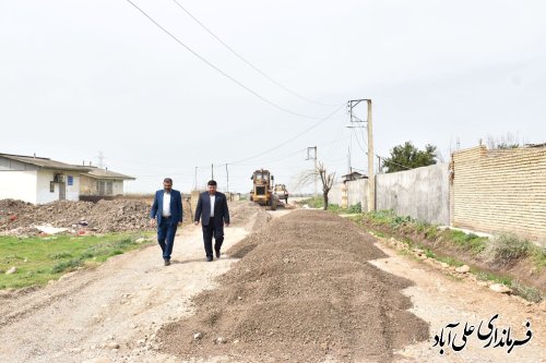 بازدید فرماندار علی آبادکتول از روند اجرای پروژه زیرسازی جاده قدیم مزرعه کتول به ساورکلاته
