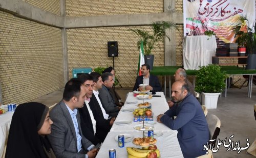 حضور فرماندار در جمع کارگران کارخانه عابد گلستان به مناسبت روز کارگر.