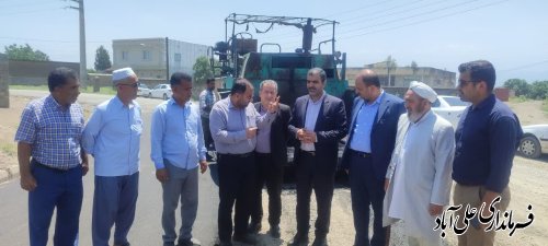 فرماندار علی آبادکتول از روند اجرای پروژه آسفالت معابر روستای کوزه لی بازدید کرد