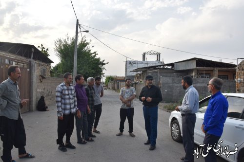 بازدید میدانی فرماندار علی آبادکتول از وضعیت آب شرب روستای امیرآباد سرخ محله